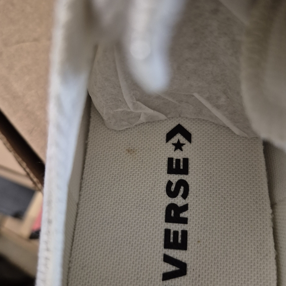 Unworn Women's Chucks in Metallic Egret Size 11 - Picture 4 of 9